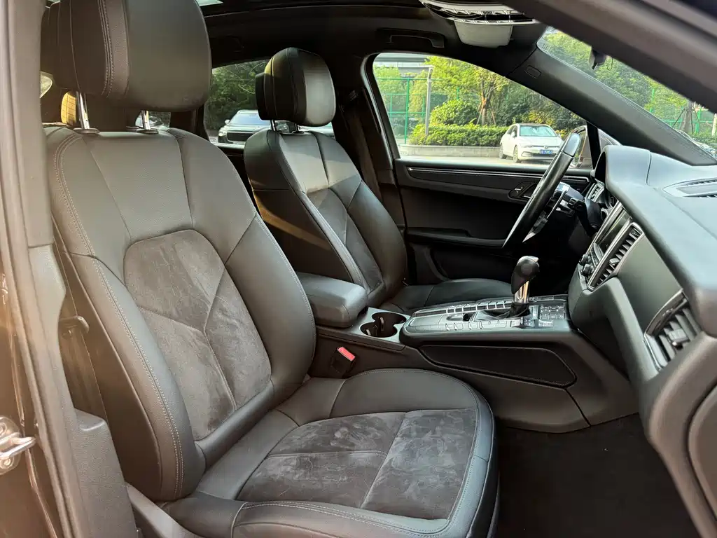 Porsche Macan 2015 — фото 19