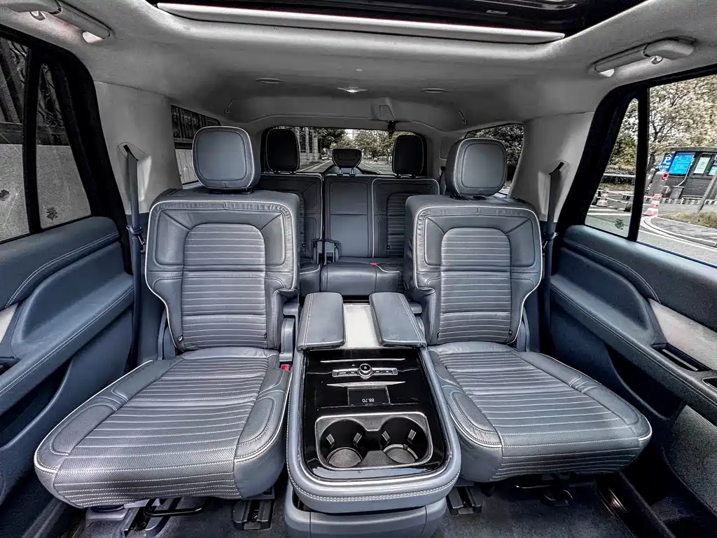 Lincoln Navigator 2020 — фото 13