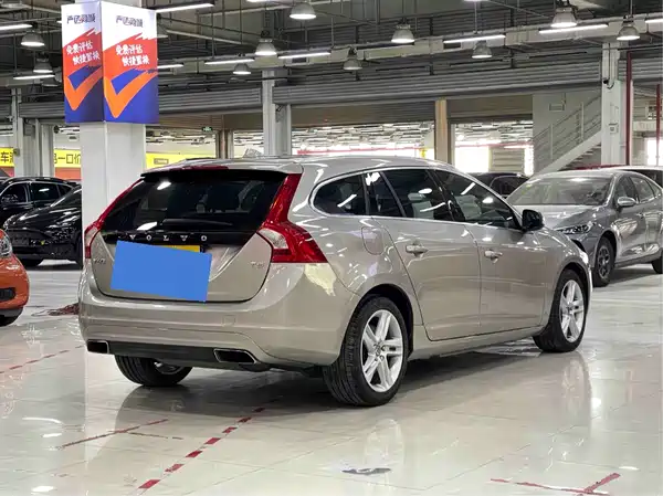 Volvo V60 2016