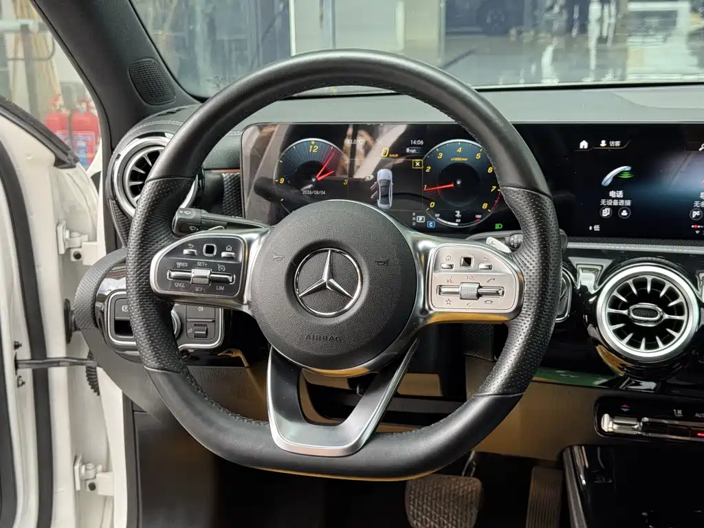 Mercedes-Benz A-Class 2022 — фото 14