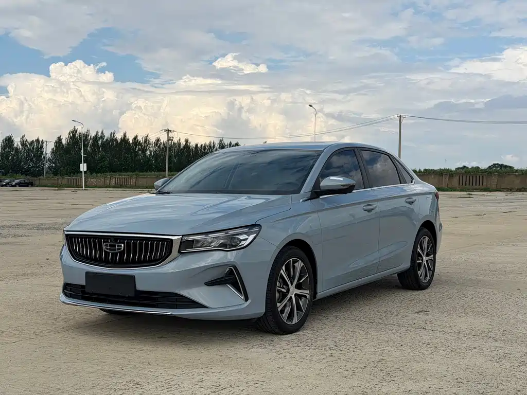 Geely Emgrand 2023