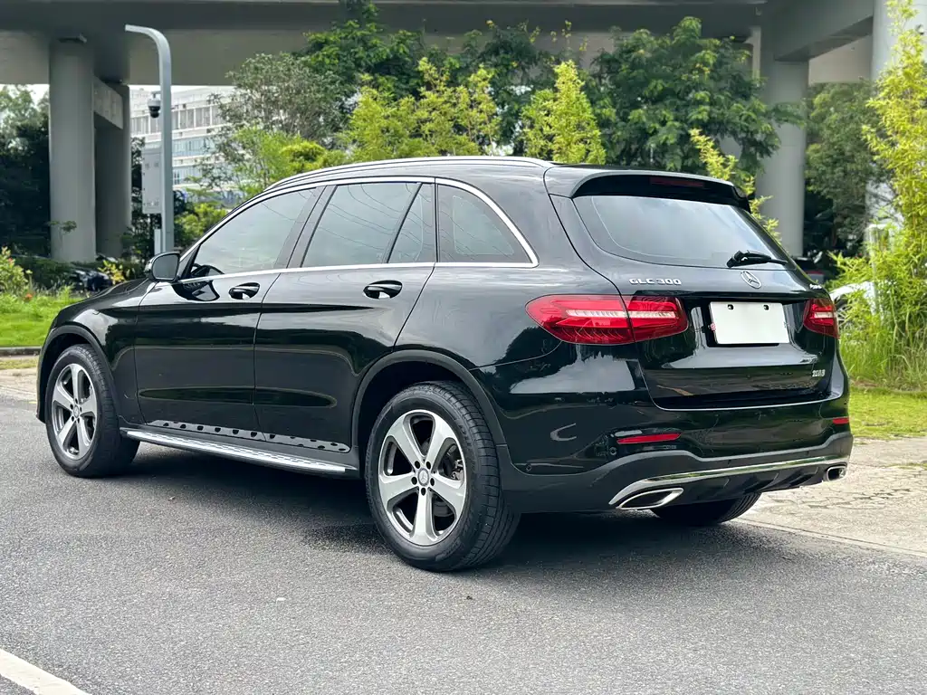 Mercedes-Benz GLC 2017 — фото 14