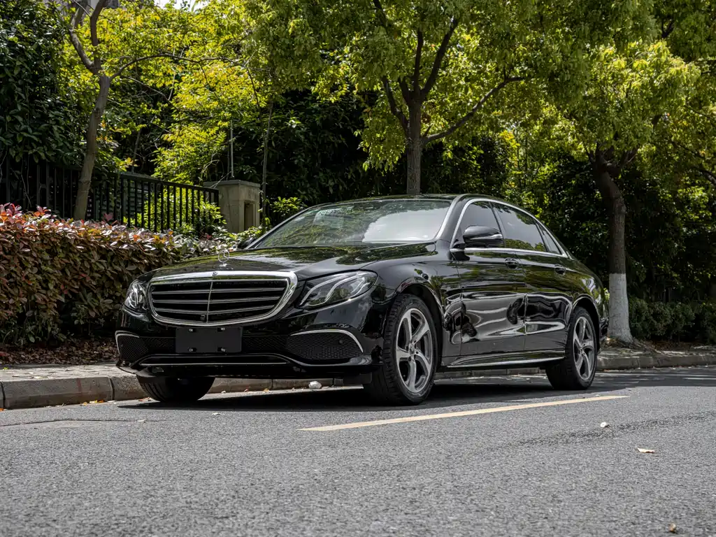 Mercedes-Benz E-Class 2017 — фото 1