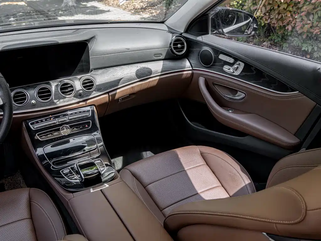 Mercedes-Benz E-Class 2017 — фото 14