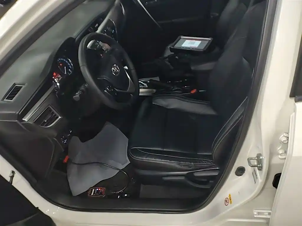 Toyota Corolla 2015 — фото 15