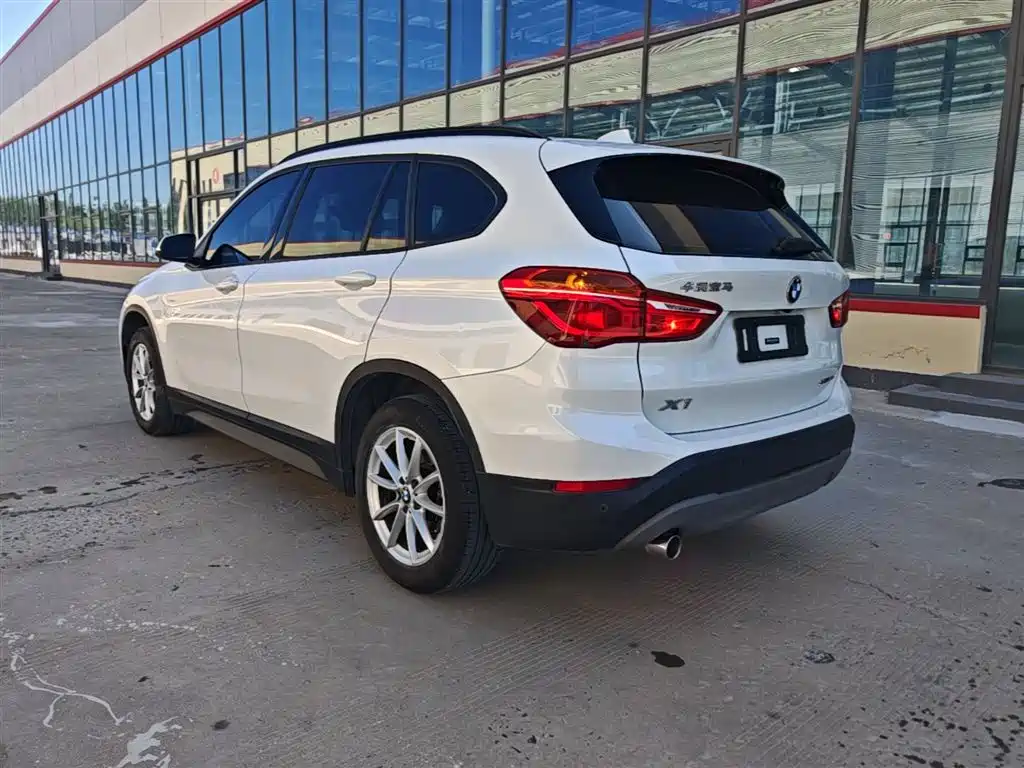 BMW X1 2019 — фото 5