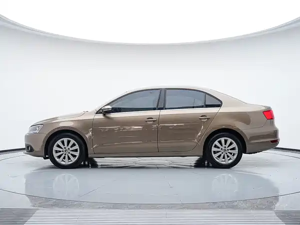 Volkswagen Sagitar 2014