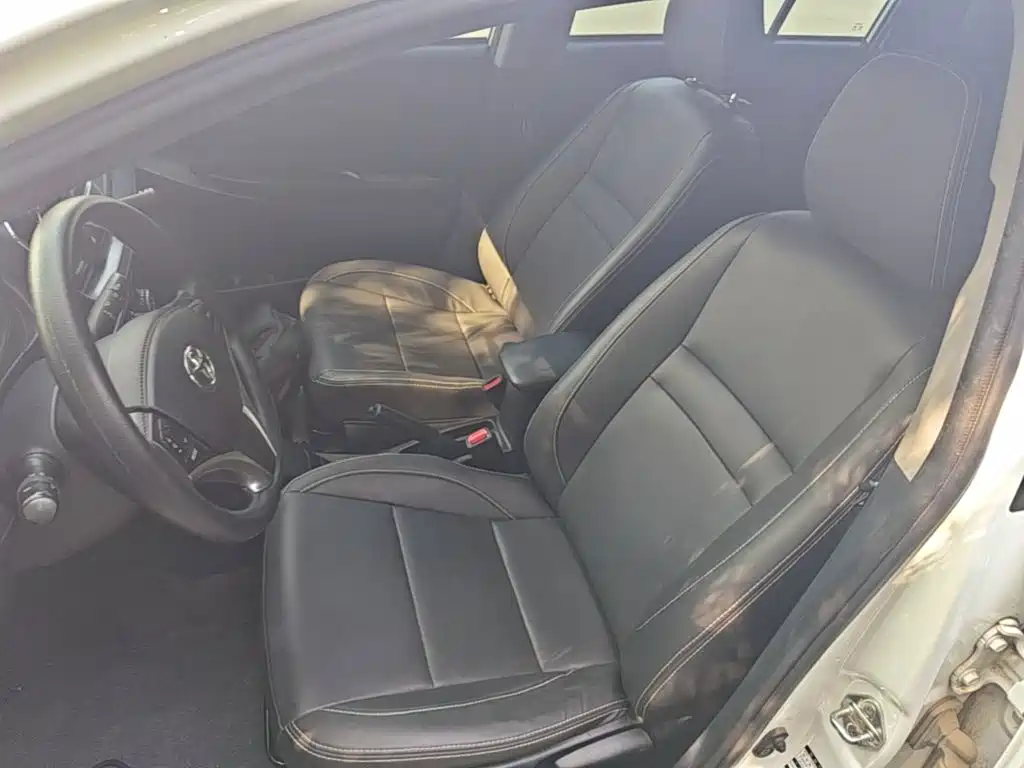Toyota Yaris L 2022 — фото 15