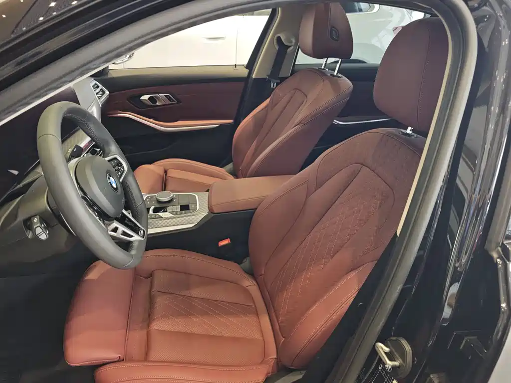 BMW 3 Series 2025 — фото 14