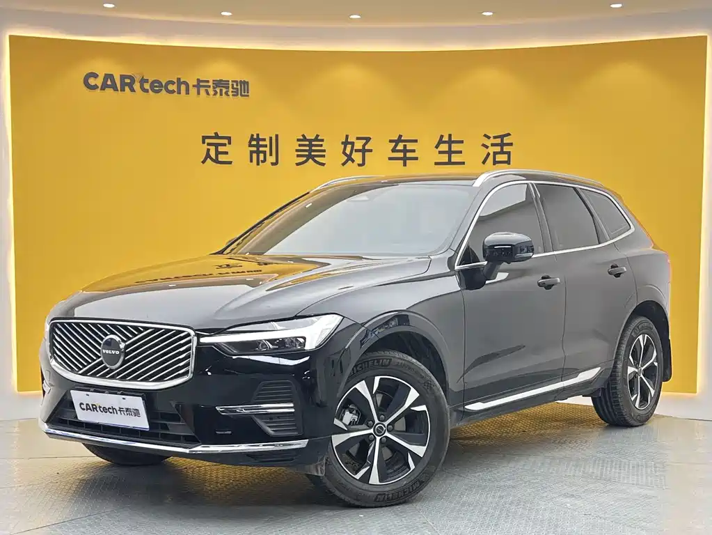 Volvo XC60 2025 — фото 1