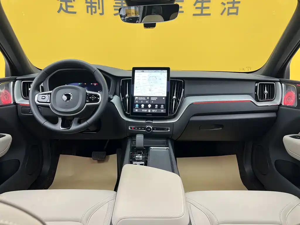 Volvo XC60 2025 — фото 12