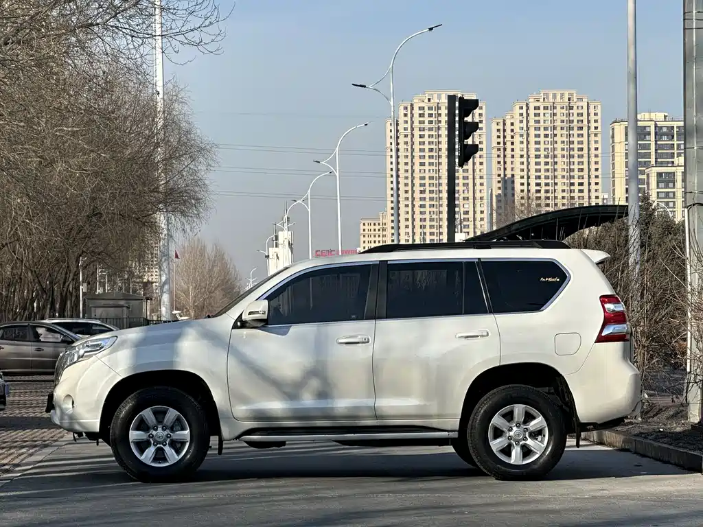 Toyota Prado 2017 — фото 5