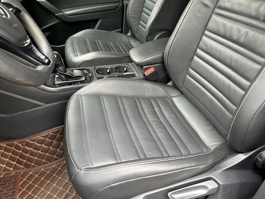 Volkswagen Touran 2017 — фото 13
