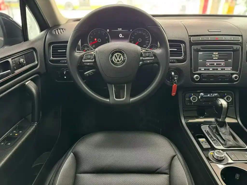 Volkswagen Touareg 2017 — фото 8