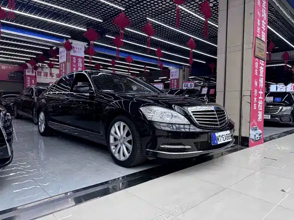 Mercedes-Benz S-Class 2012