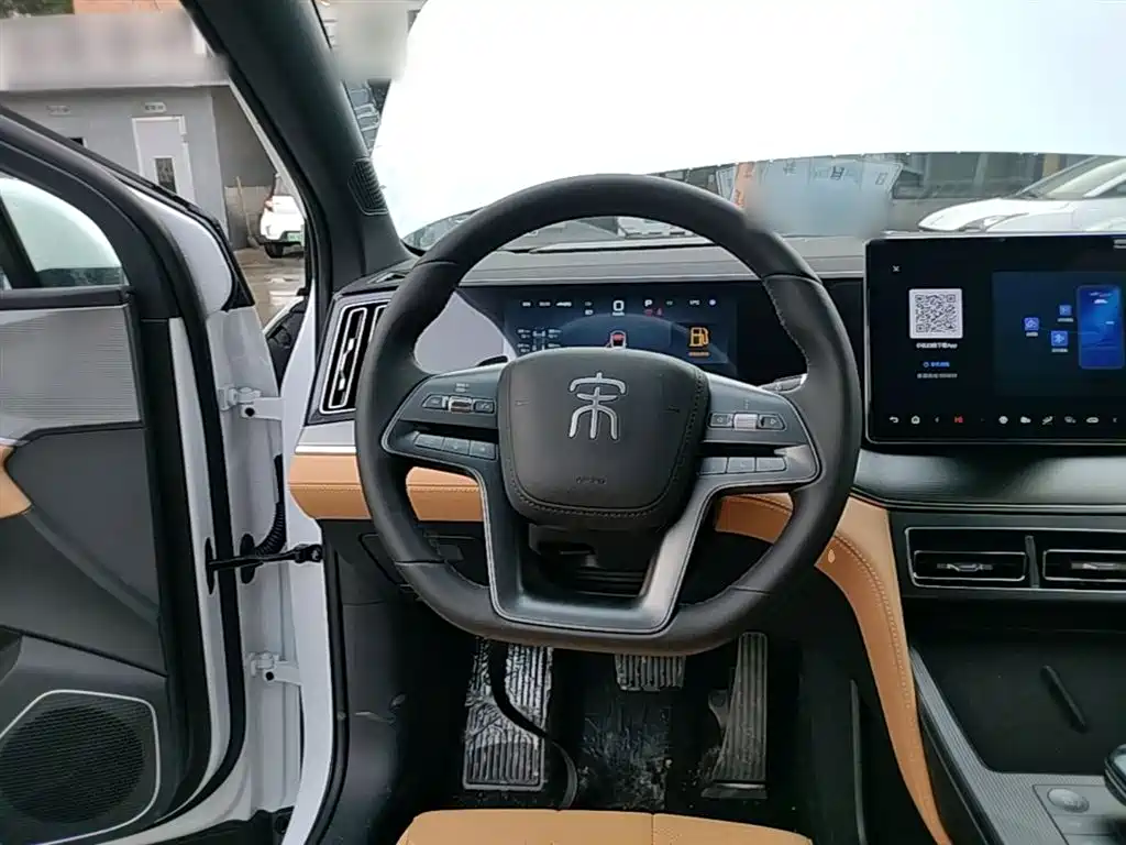 BYD L DM-i 2026 — фото 11