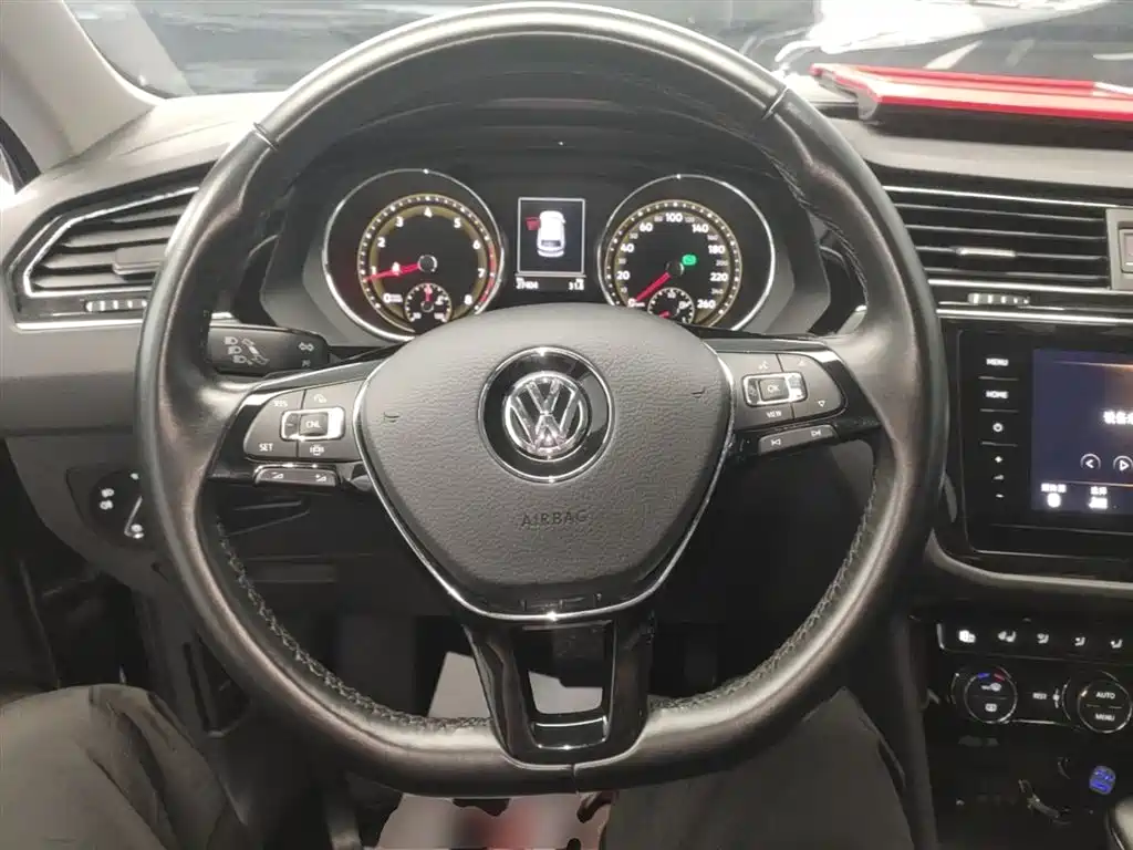 Volkswagen Tiguan L 2019 — фото 11