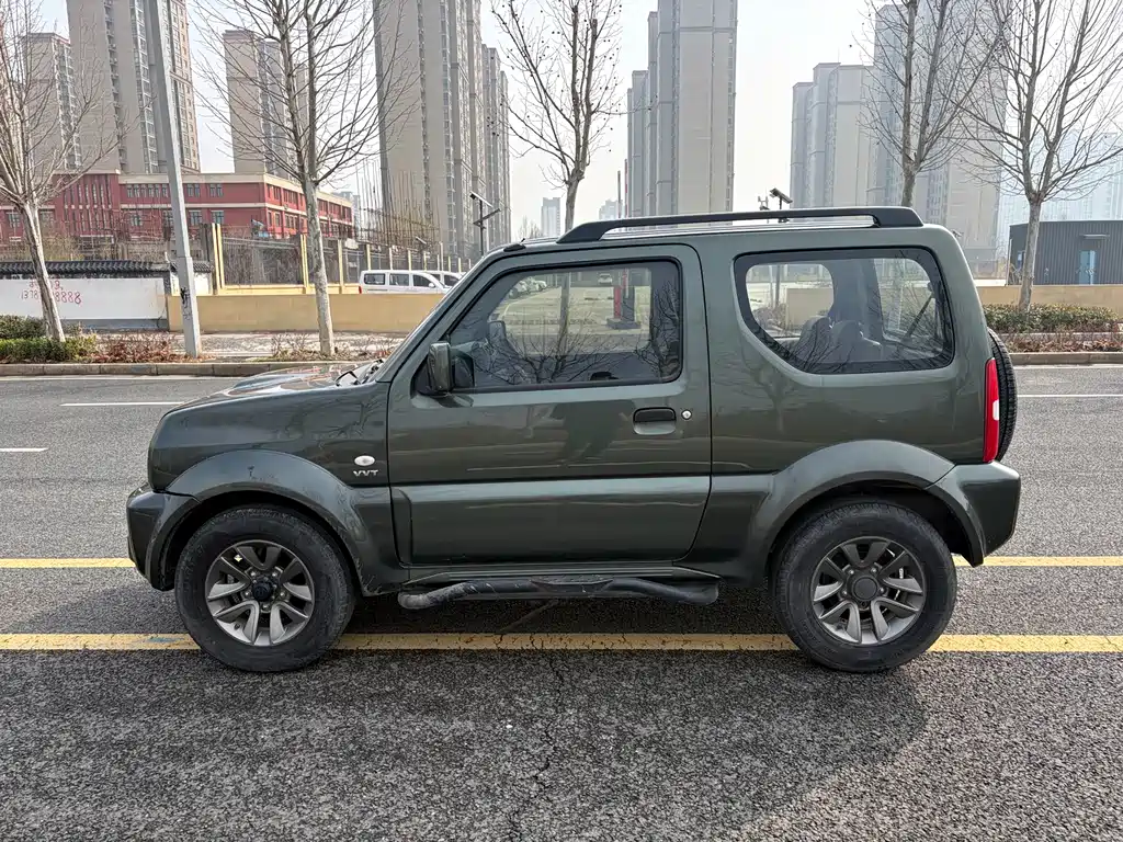 Suzuki Jimny 2017 — фото 3