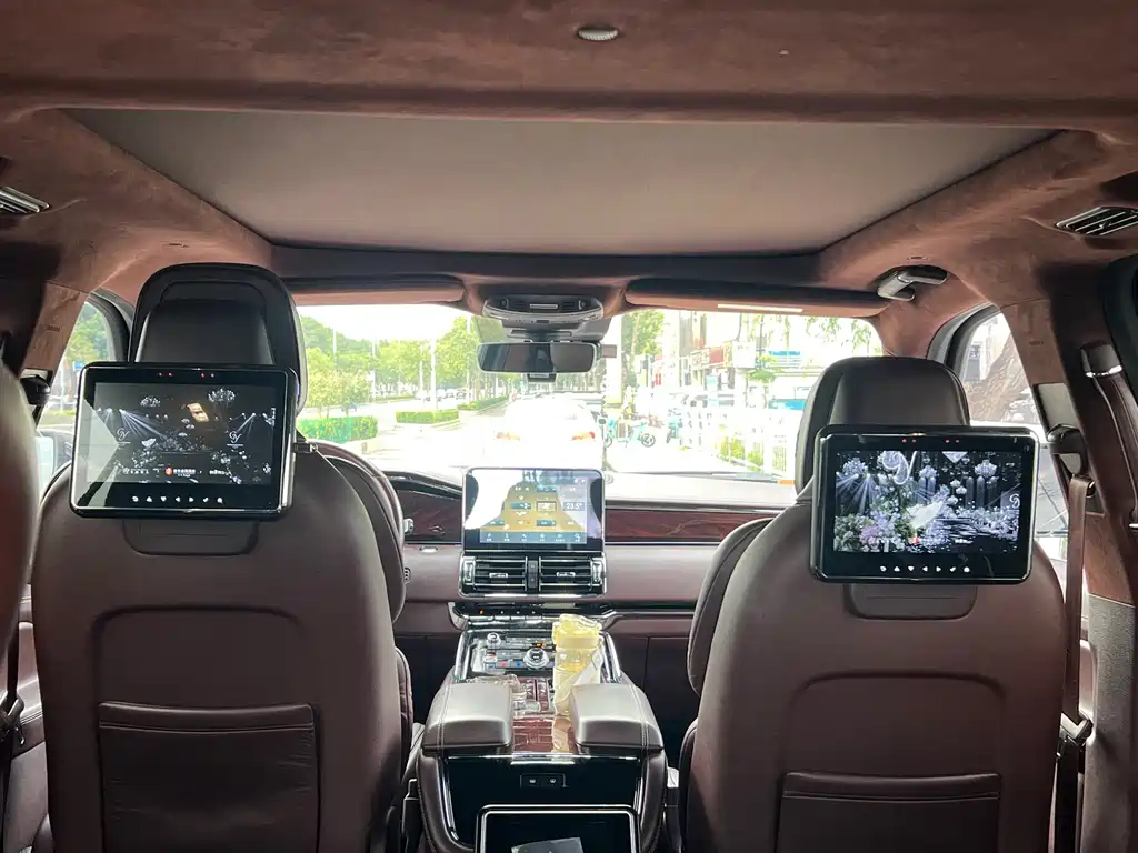 Lincoln Navigator 2020 — фото 18
