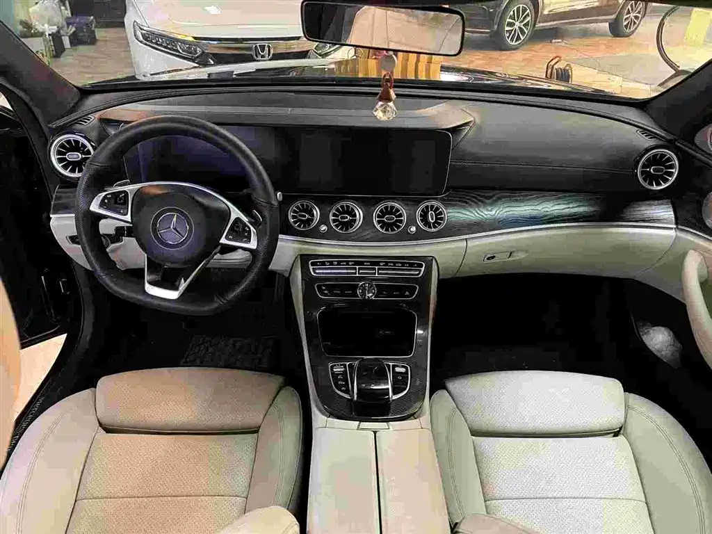 Mercedes-Benz E-Class 2017 — фото 9