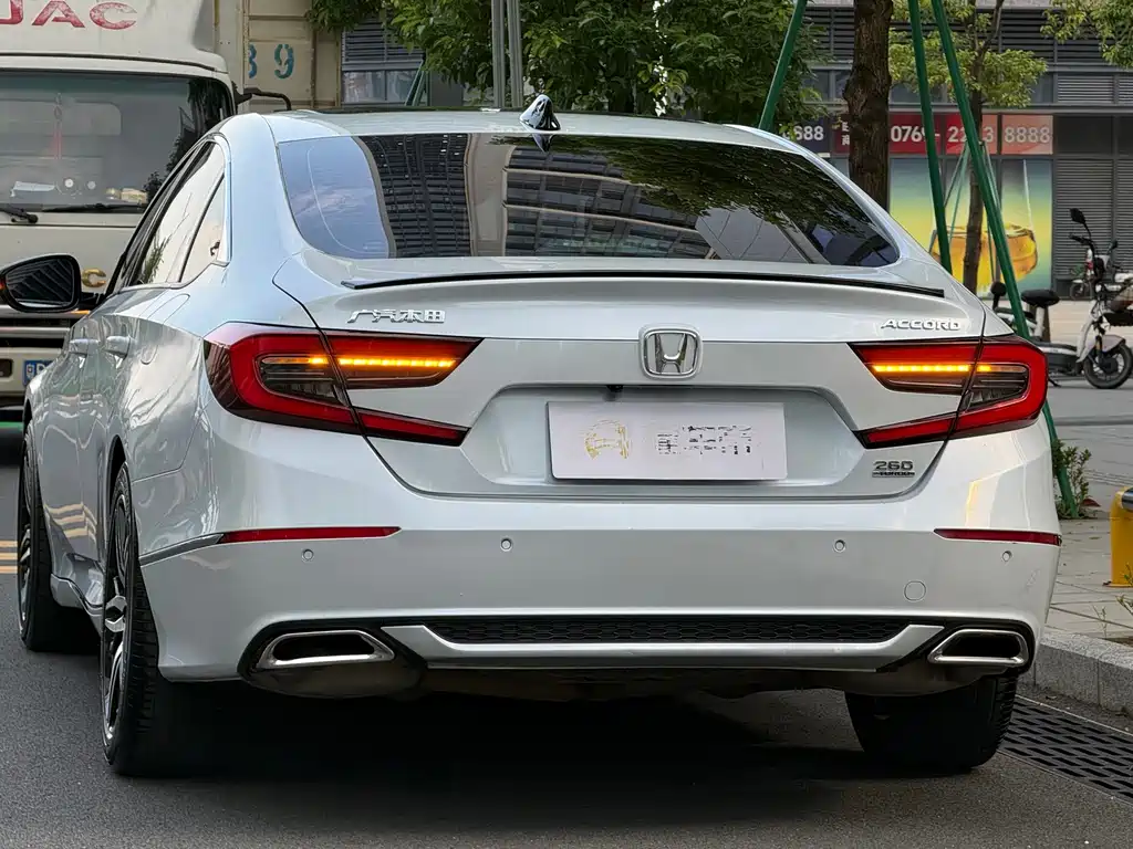Honda Accord 2022 — фото 17