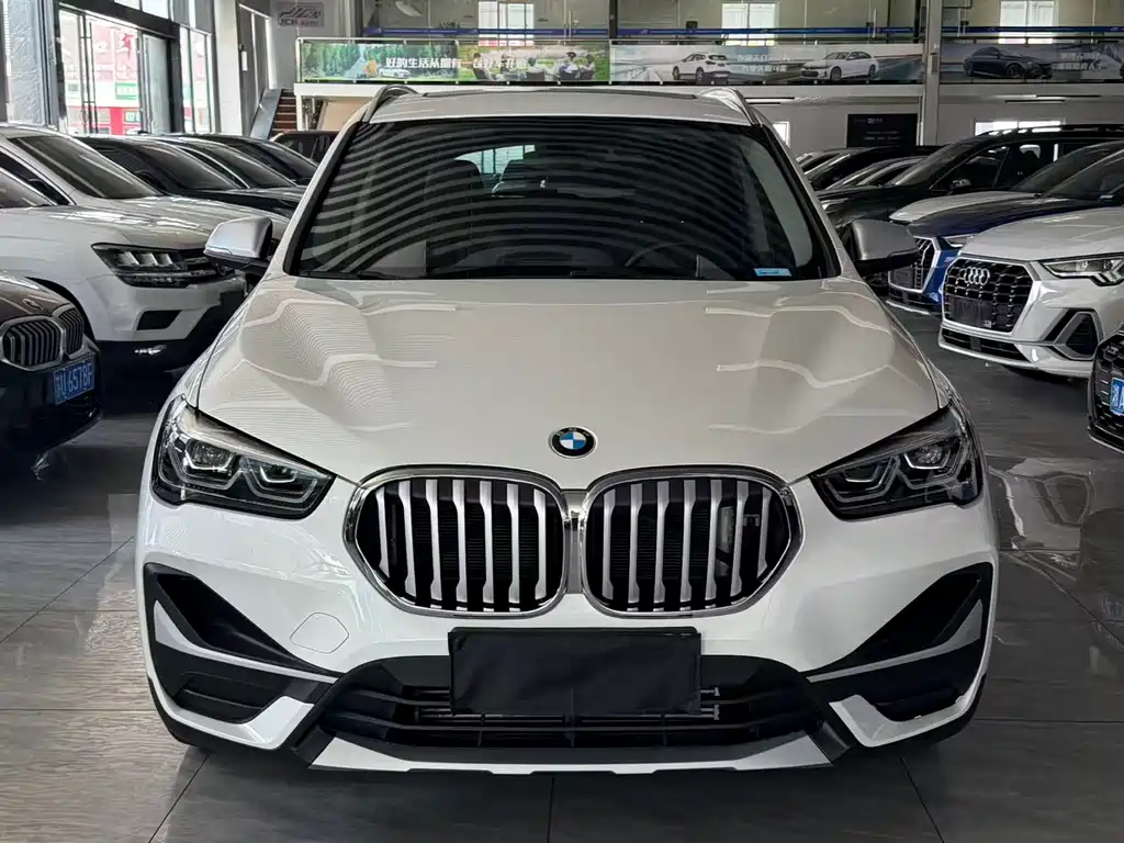 BMW X1 2022 — фото 3