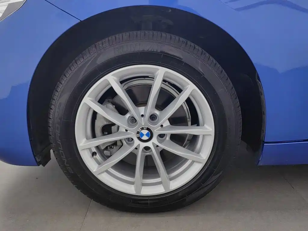 BMW 1 Series 2019 — фото 17