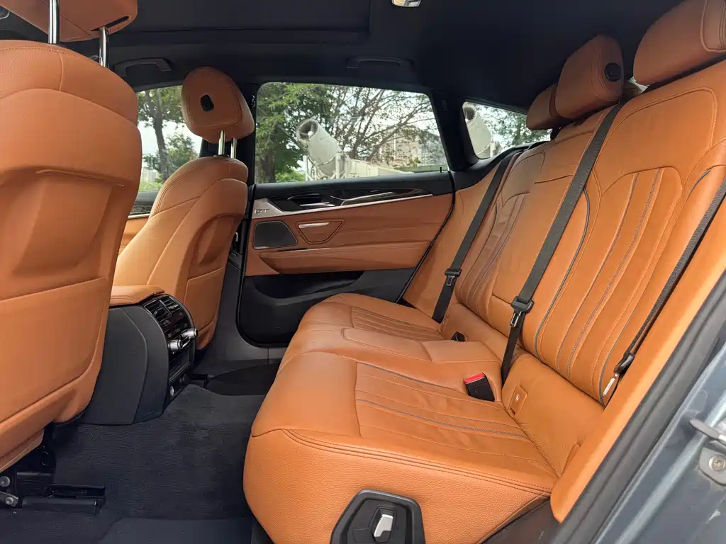 BMW 6 Series GT 2019 — фото 14
