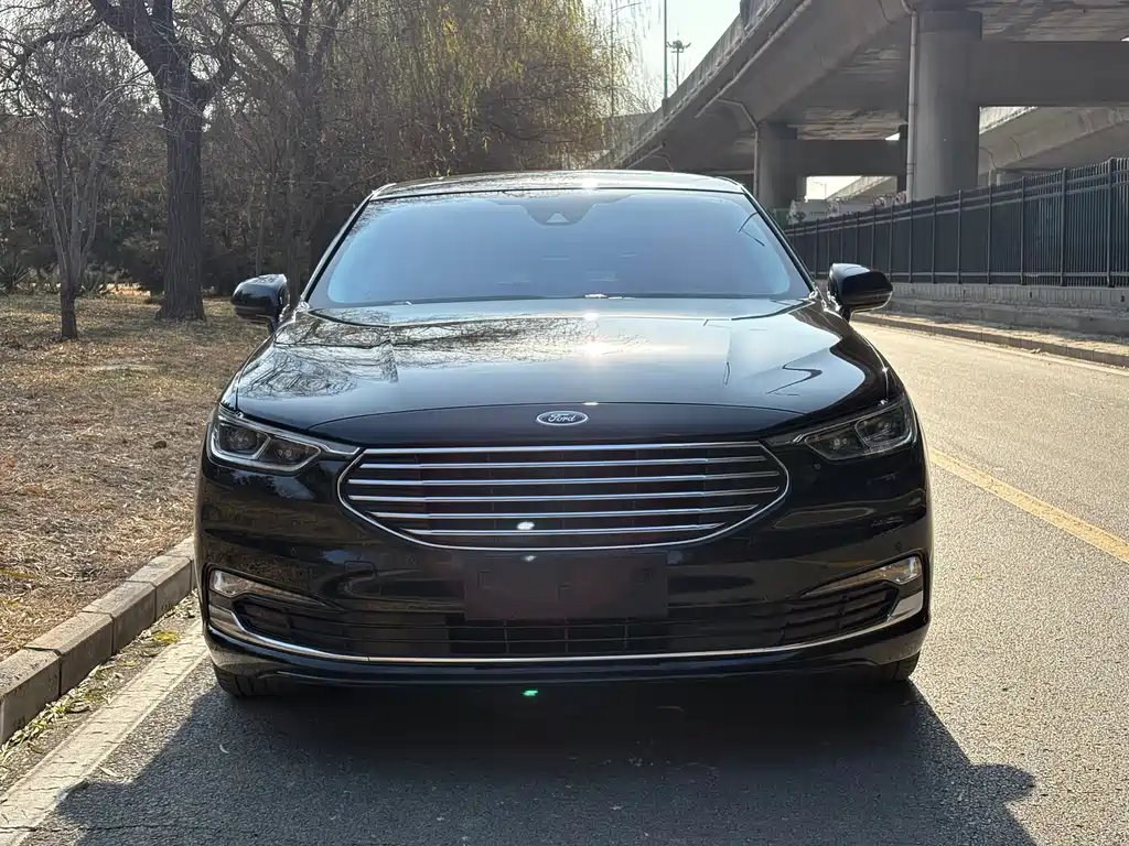 Ford Taurus 2021 — фото 2