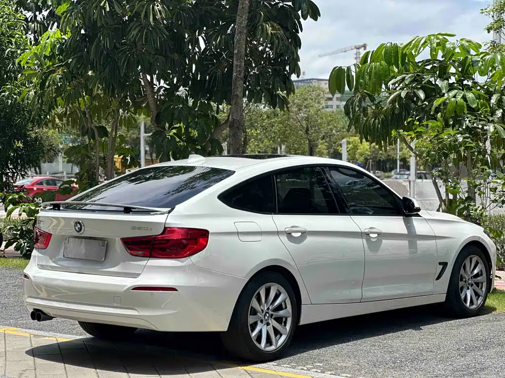 BMW 3 Series GT 2019 — фото 12