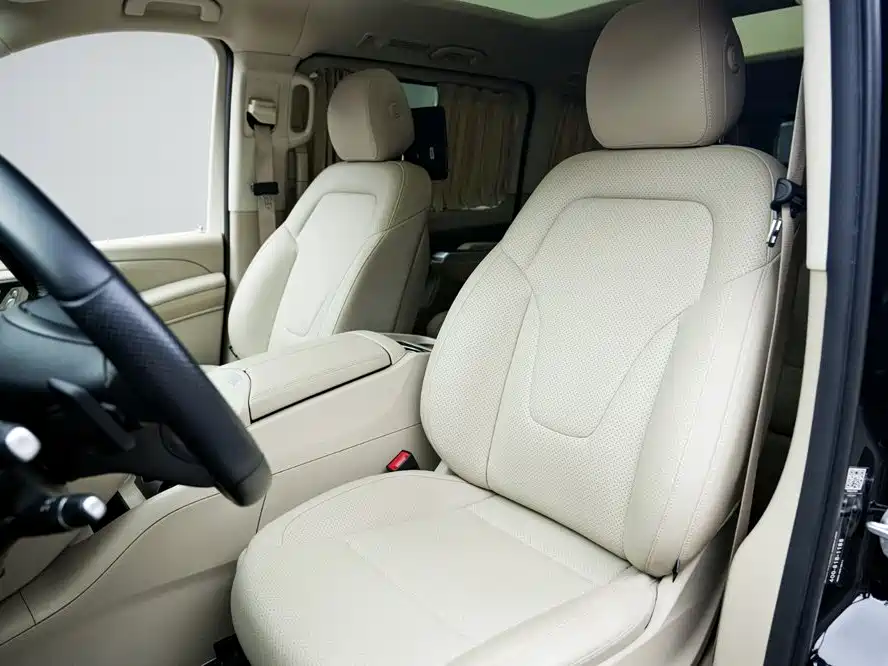 Mercedes-Benz V-Class 2022 — фото 10