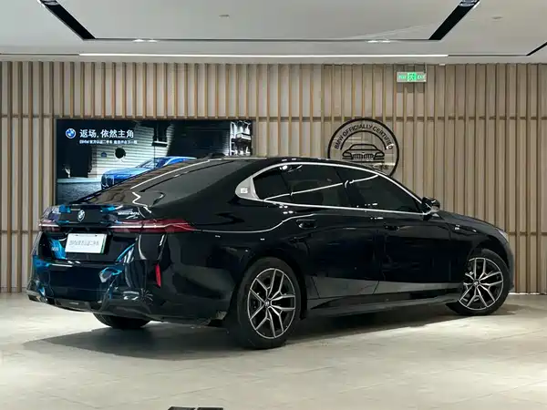 BMW i5 2025