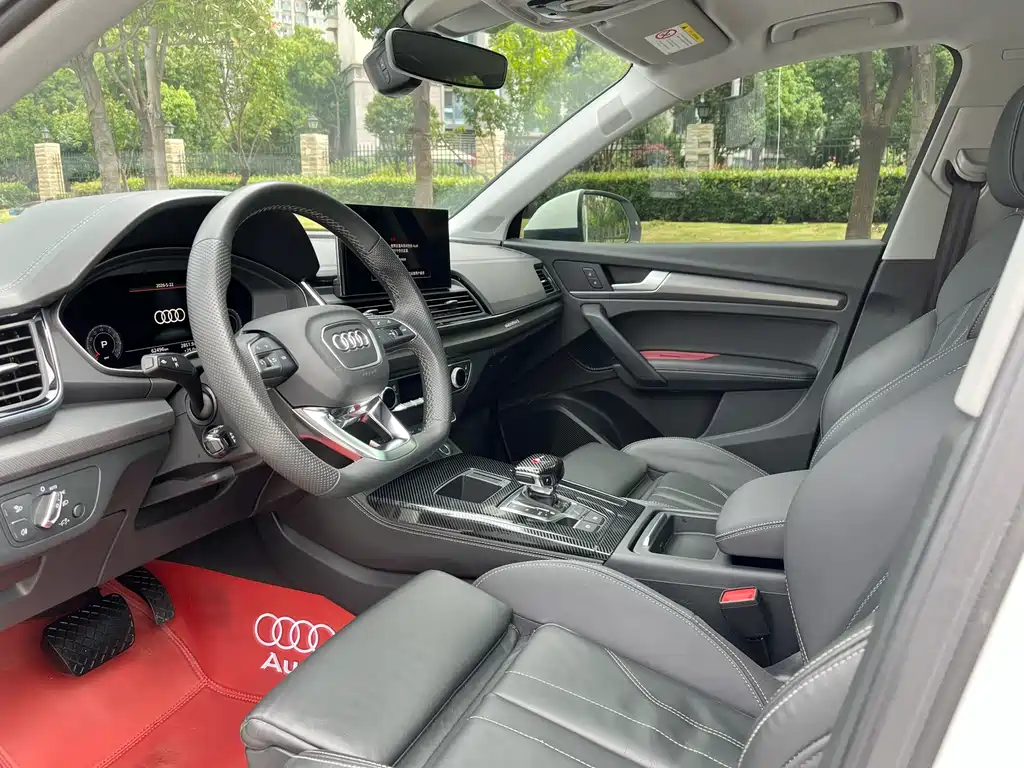 Audi Q5L 2023 — фото 13