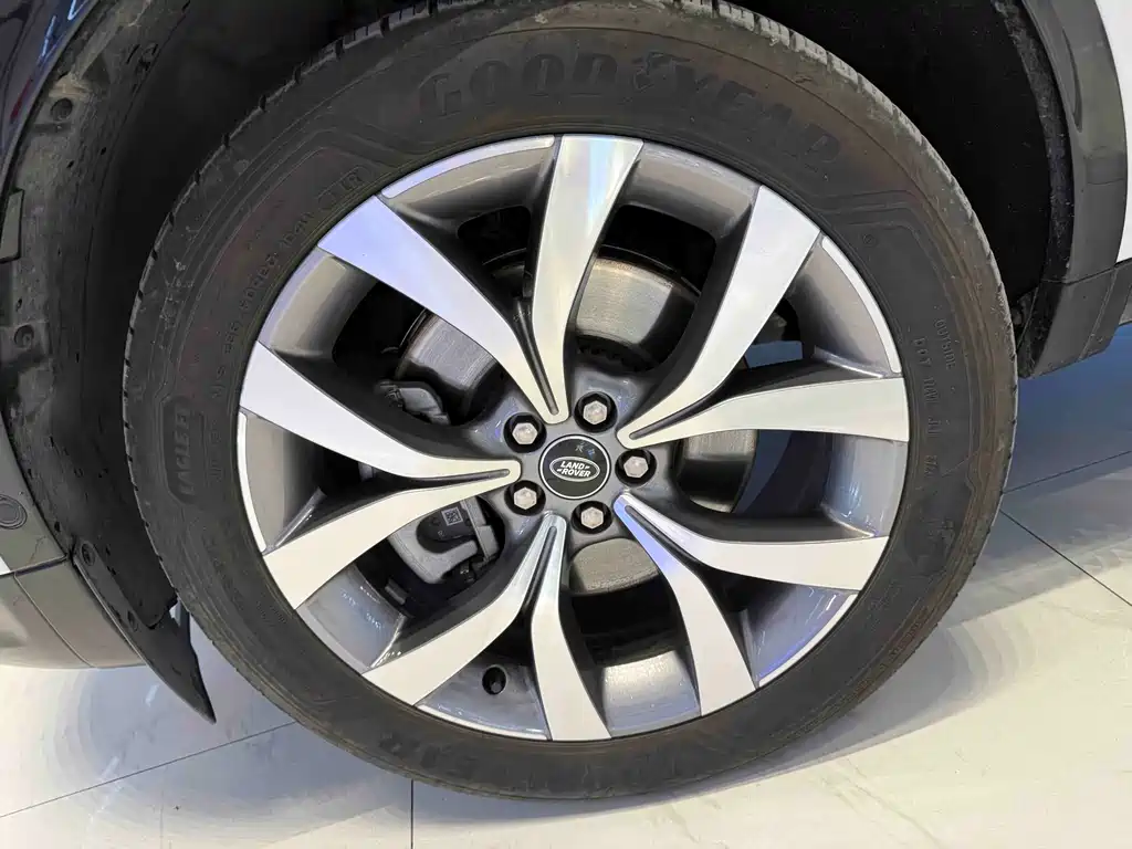 Land Rover Discovery Sport 2023 — фото 16