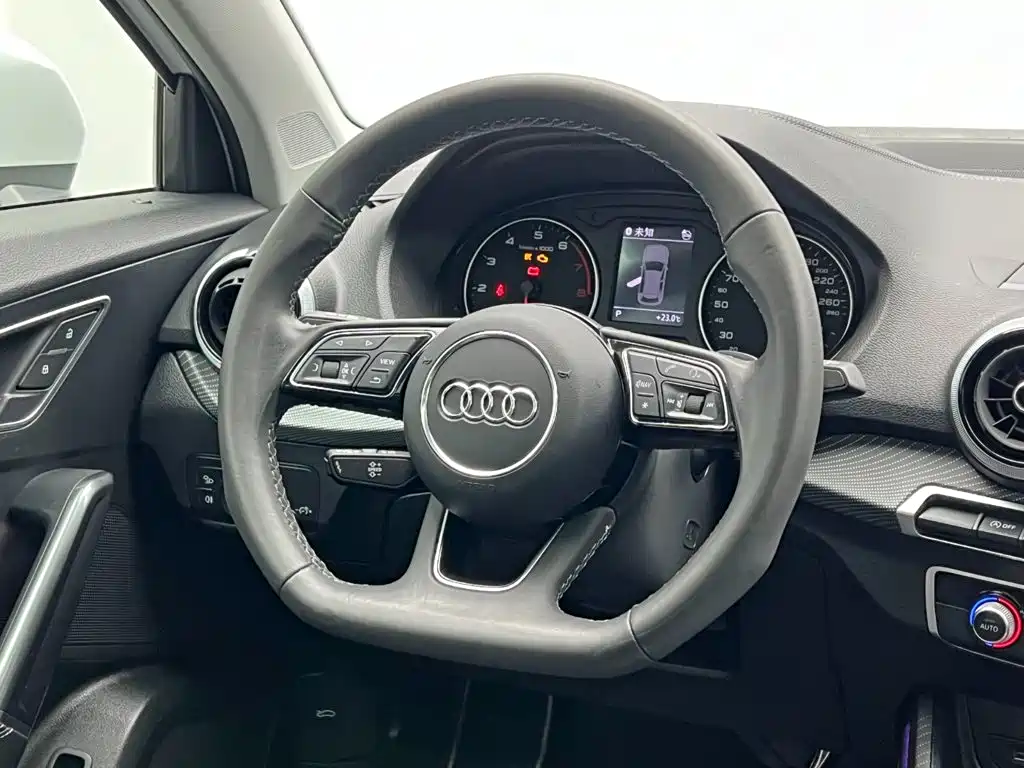Audi Q2L 2022 — фото 20