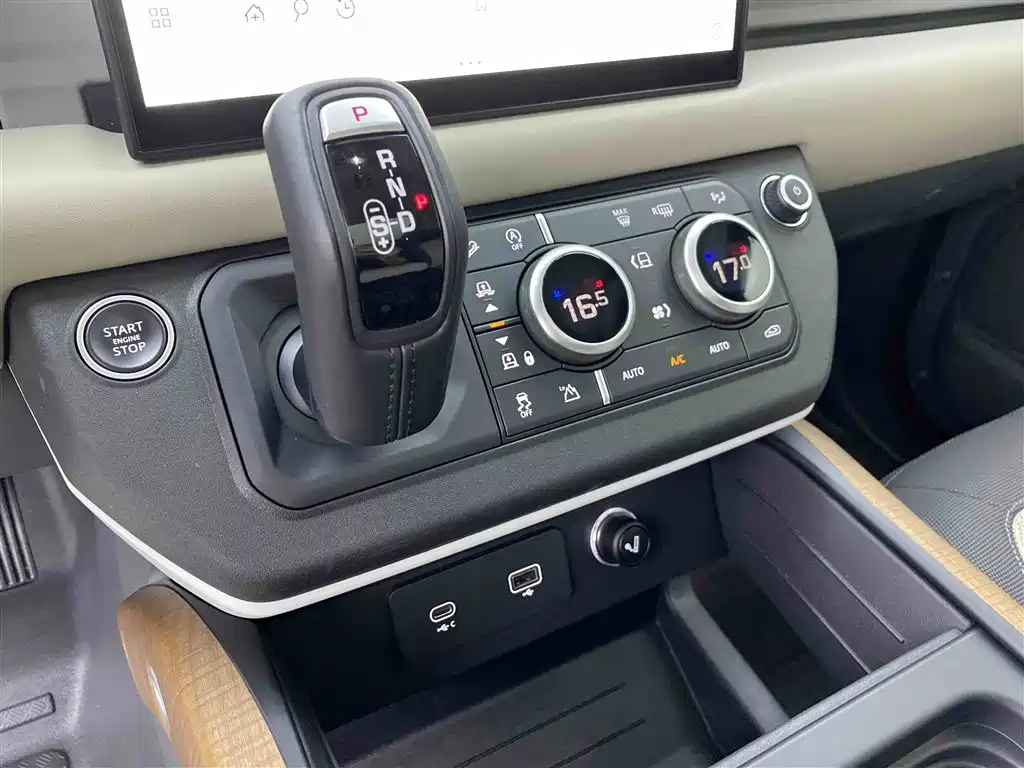 Land Rover Defender 2022 — фото 9