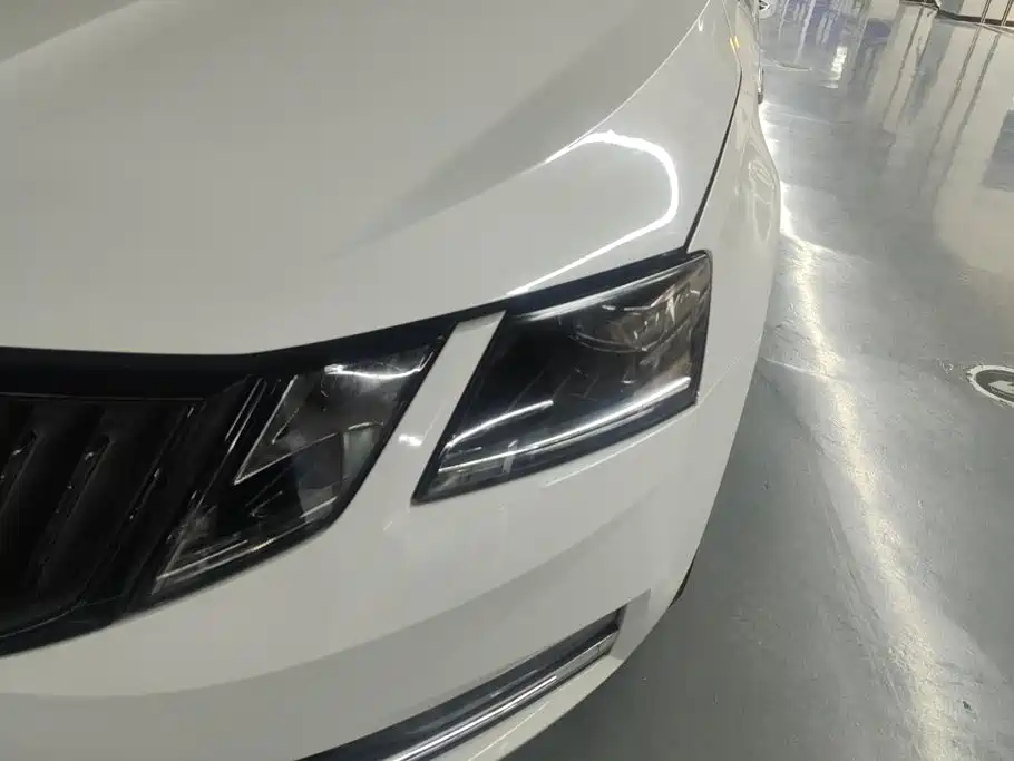 Skoda Octavia 2018 — фото 5