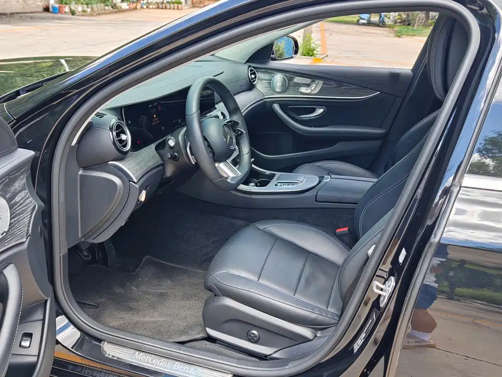 Mercedes-Benz E-Class 2021 — фото 14