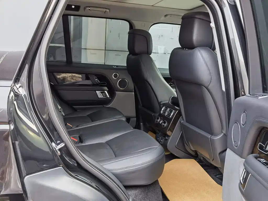Land Rover Range Rover 2020 — фото 12