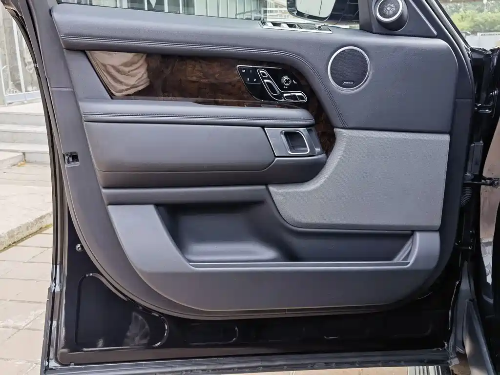 Land Rover Range Rover 2020 — фото 4