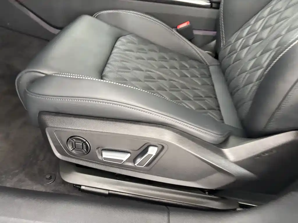 Audi A6L 2025 — фото 12