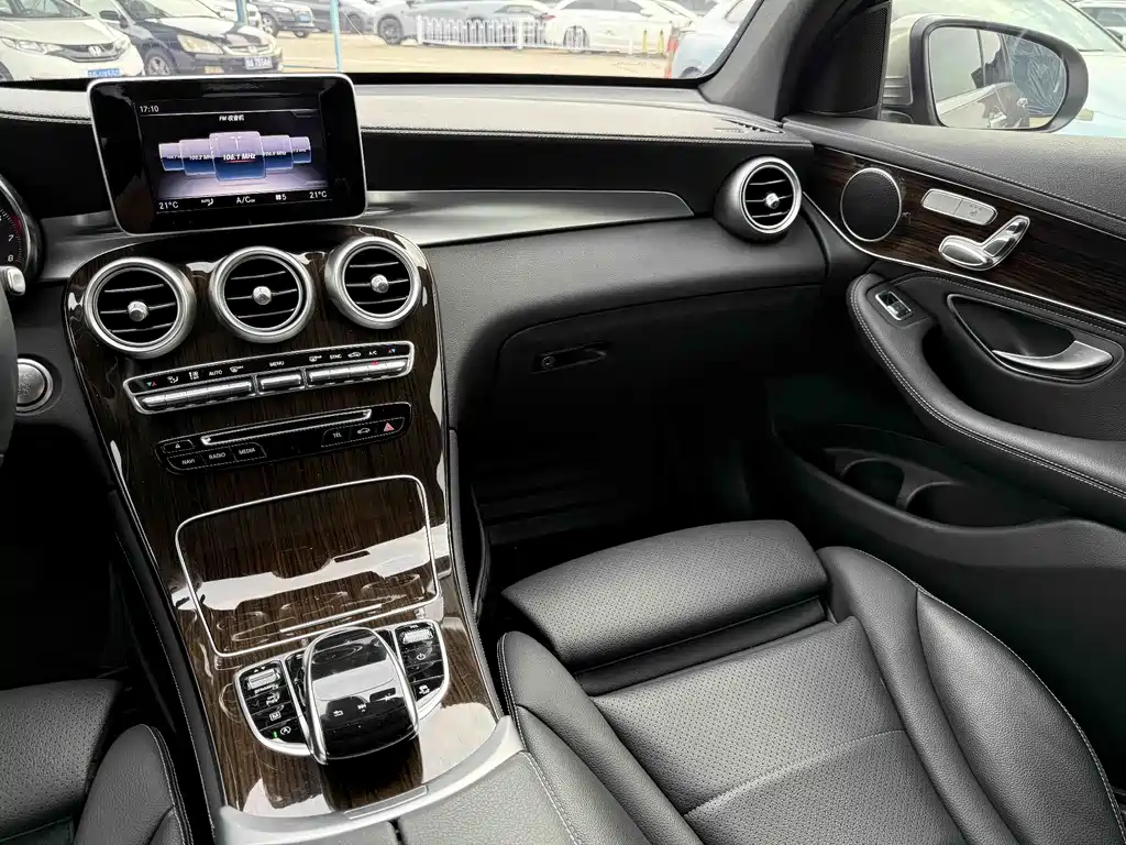 Mercedes-Benz GLC 2019 — фото 14