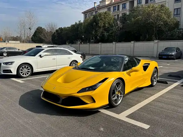 Ferrari F8 2023