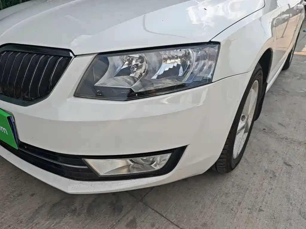 Skoda Octavia 2015 — фото 24
