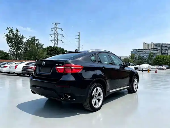 BMW X6 2011
