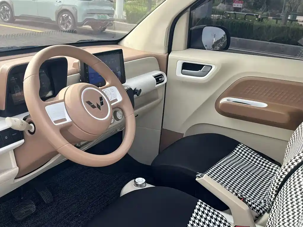 Wuling Hongguang MINIEV 2025