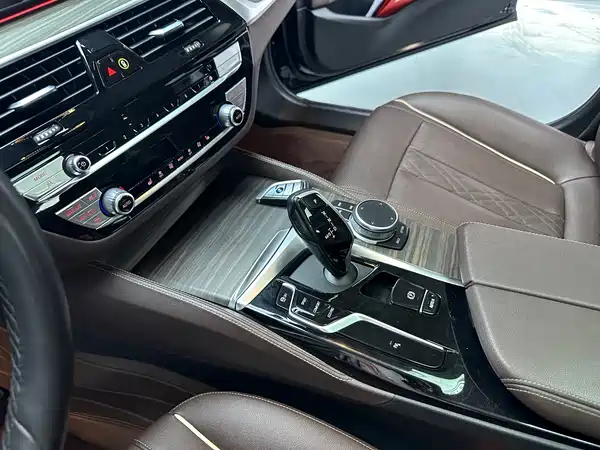 BMW 5 Series 2021