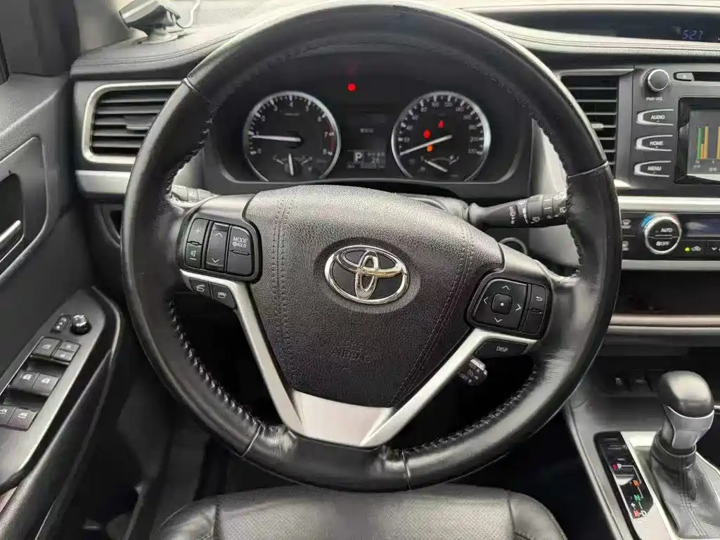 Toyota Highlander 2015 — фото 8