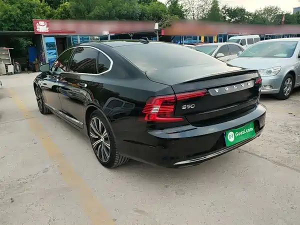 Volvo S90 2023