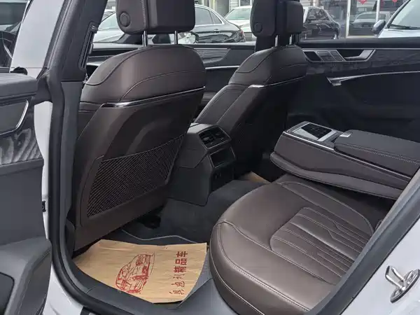 Audi A7L 2022
